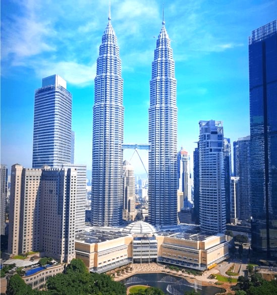 Petronas twin towers in bahasa malaysia